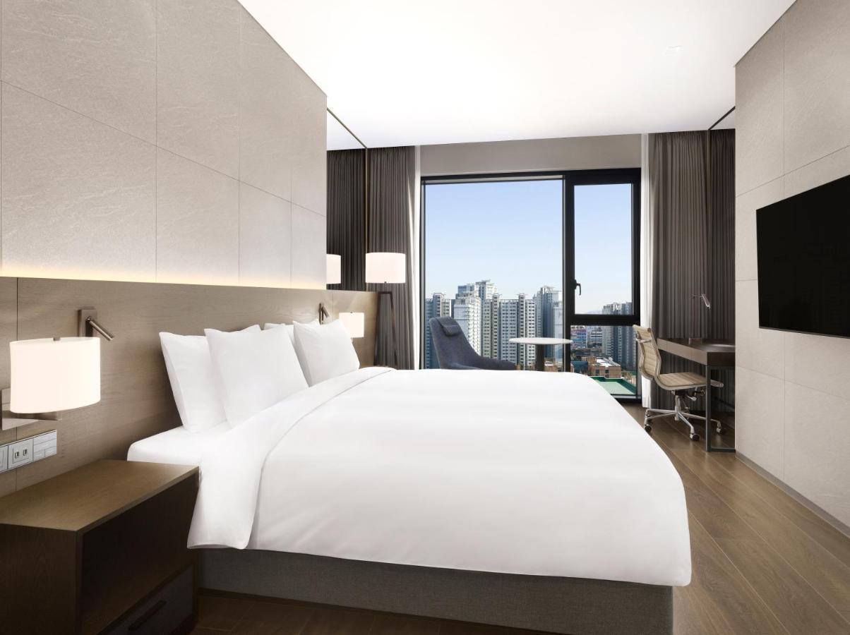 Four Points By Sheraton Сувон Екстериор снимка