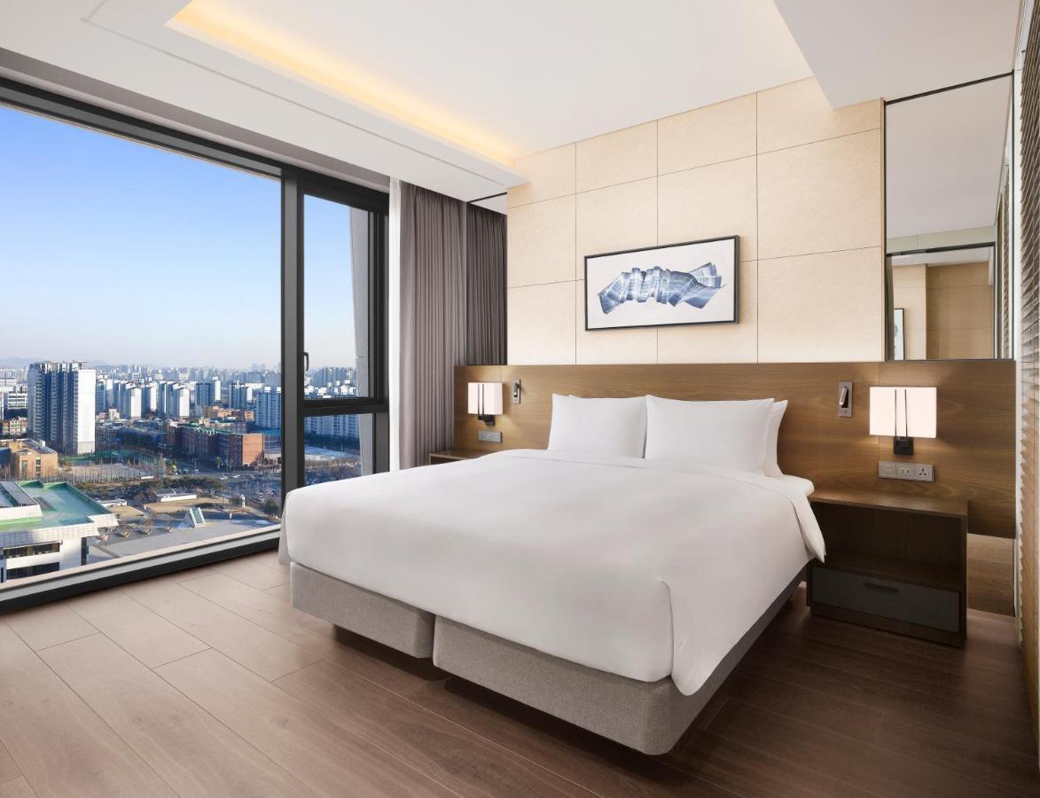 Four Points By Sheraton Сувон Екстериор снимка