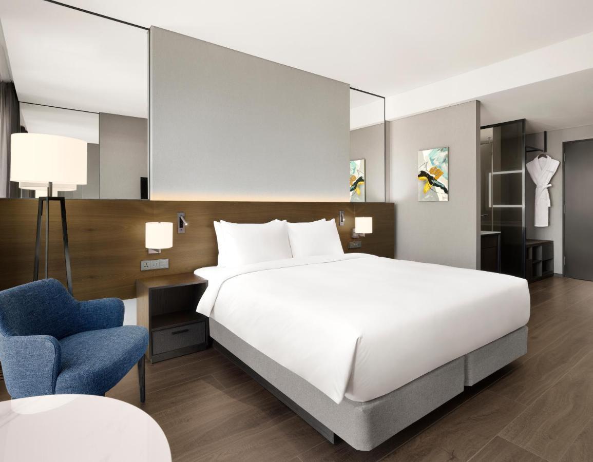 Four Points By Sheraton Сувон Екстериор снимка