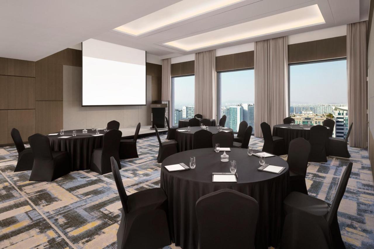 Four Points By Sheraton Сувон Екстериор снимка