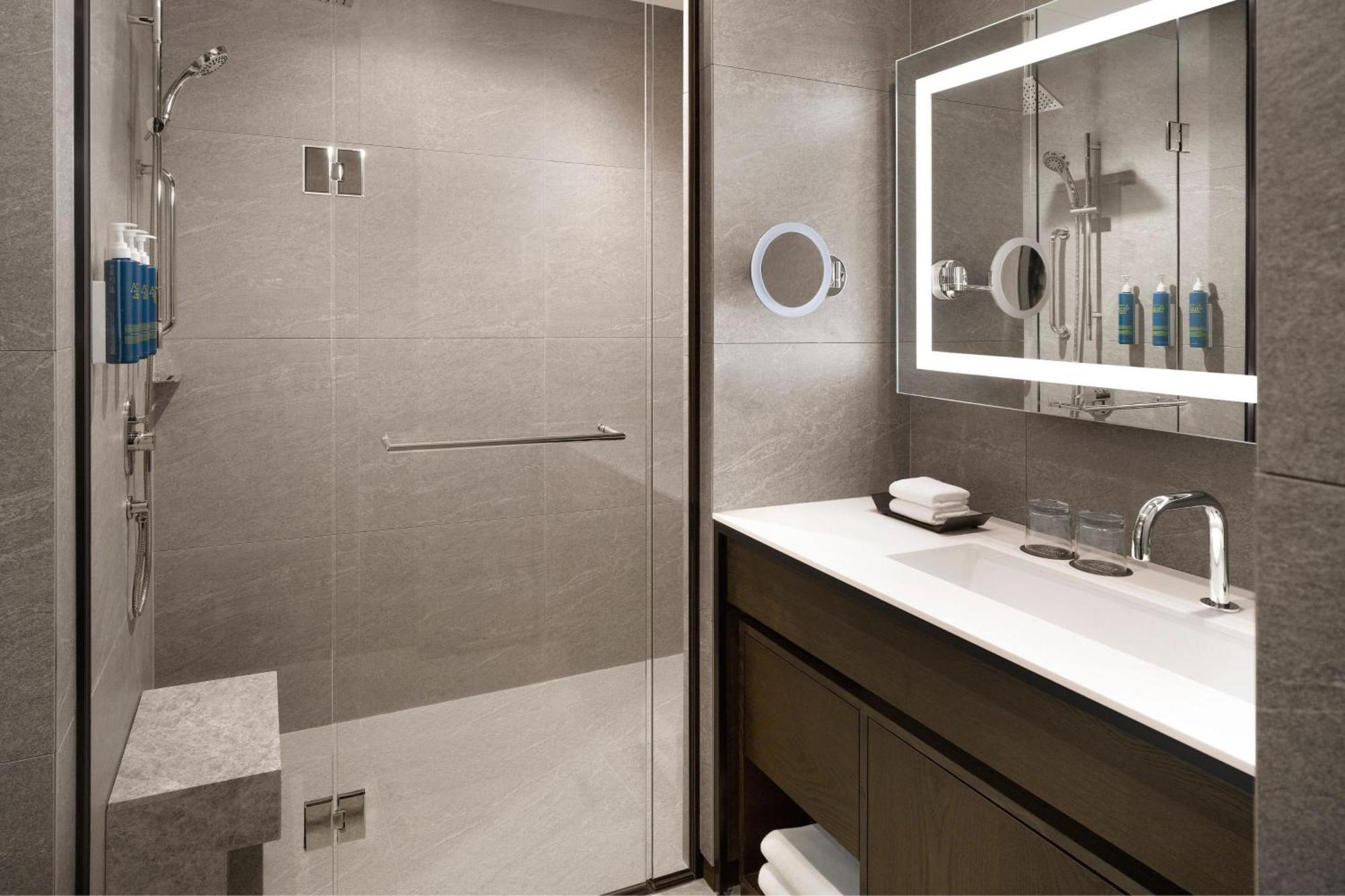 Four Points By Sheraton Сувон Екстериор снимка