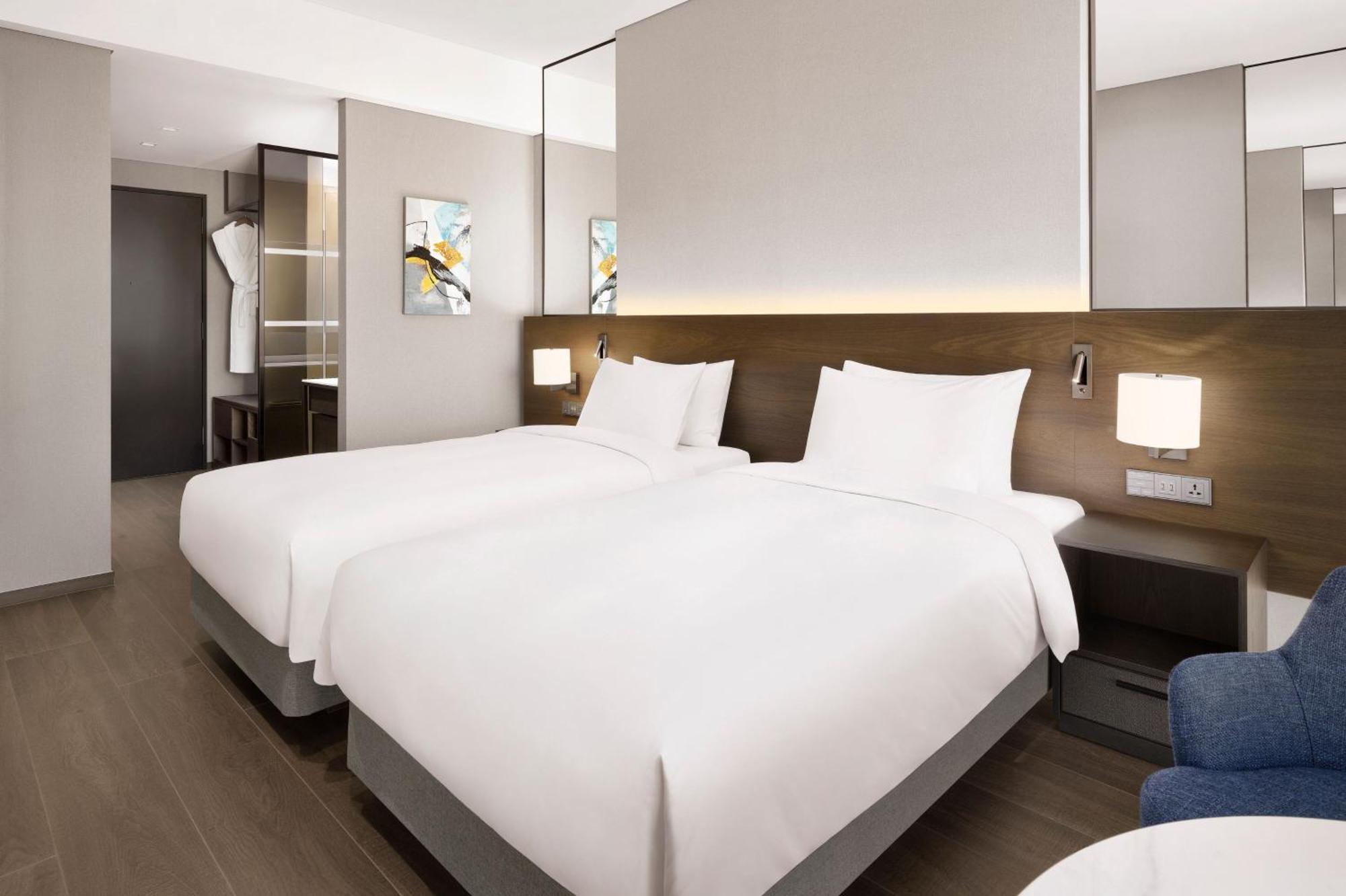 Four Points By Sheraton Сувон Екстериор снимка