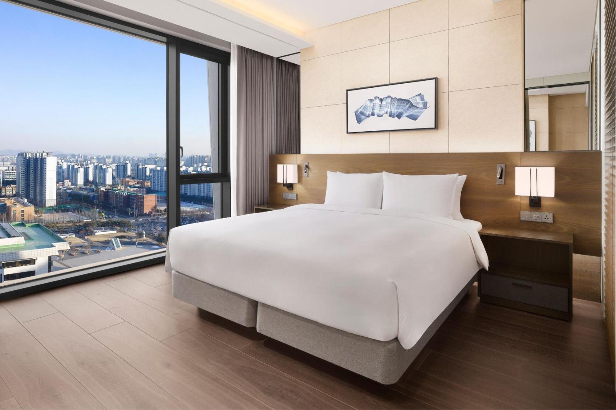 Four Points By Sheraton Сувон Екстериор снимка