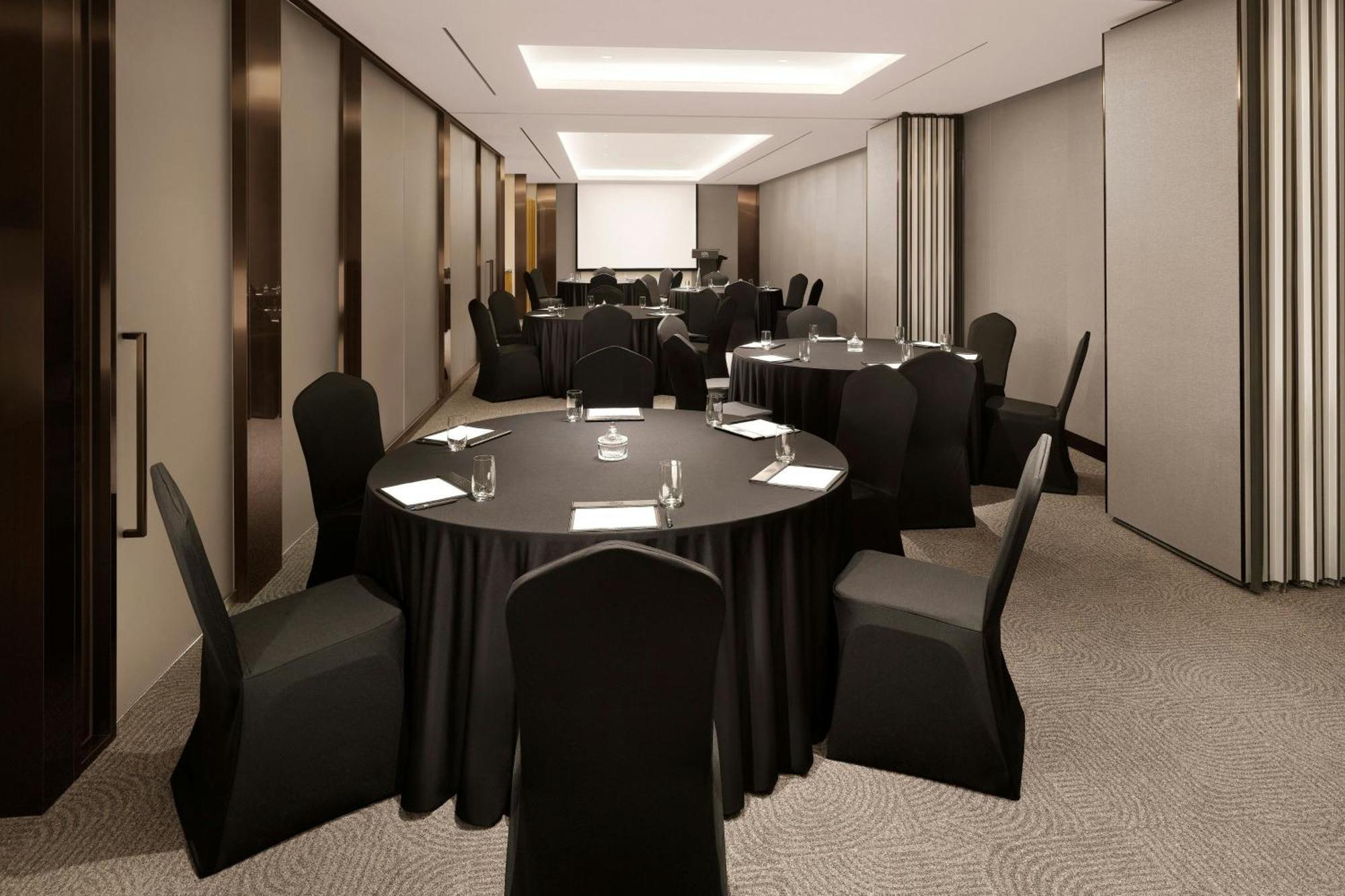 Four Points By Sheraton Сувон Екстериор снимка